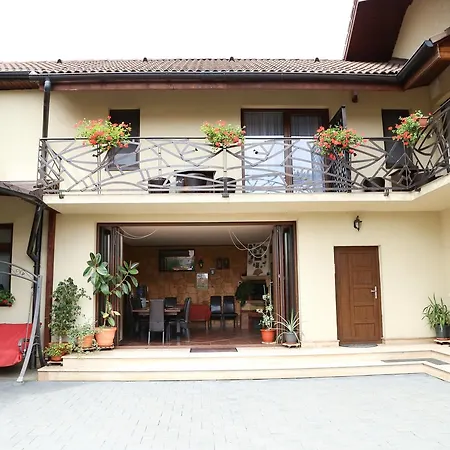 Oli House *